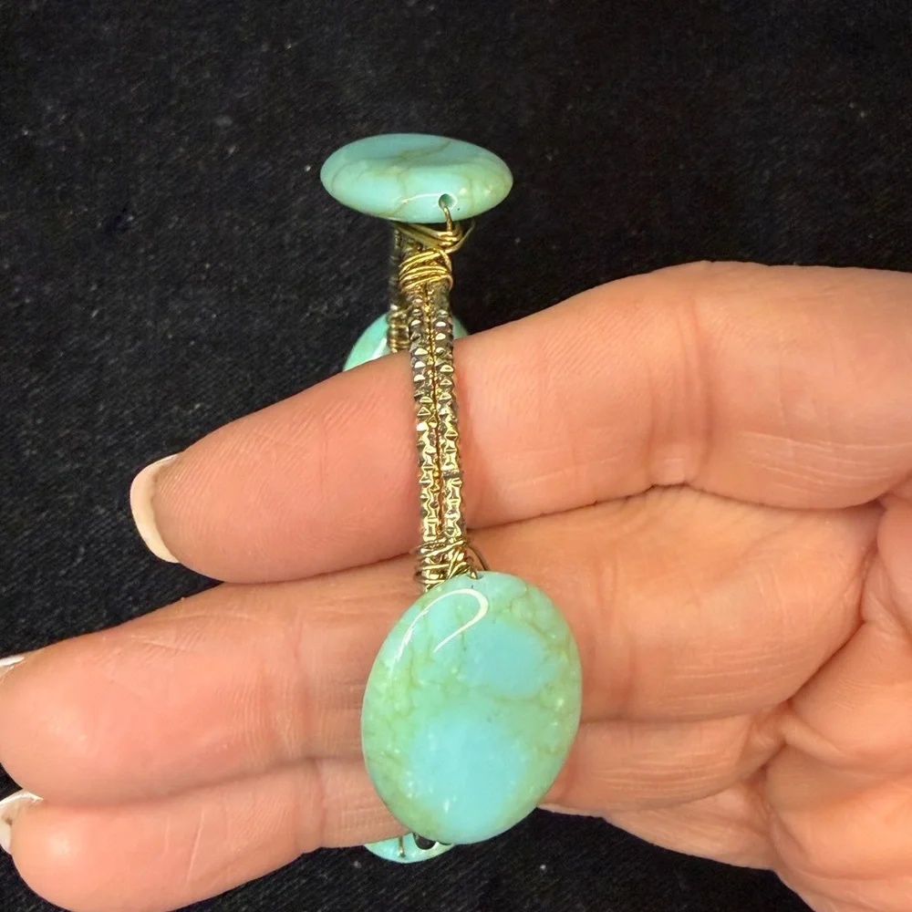 Source Unknown Turquoise and Gold Bracelet - Picture 4 of 4